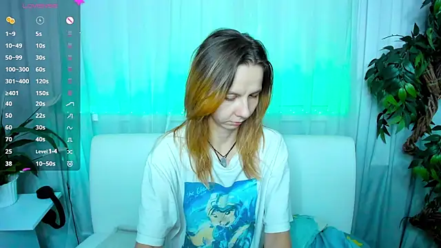 Snapshot of Bell_a_mi_ chatting on 10/18/25, 10:05 Bell a mi online show from 10/18/25, 10:05