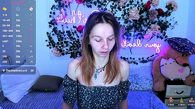 Snapshot of Bell_a_mi_ chatting on 12/04/25, 12:58 Bell a mi online show from 12/04/25, 12:58