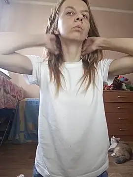 Snapshot of Bell_a_mi_ chatting on 06/19/26, 02:10 Bell a mi online show from 06/19/26, 02:10