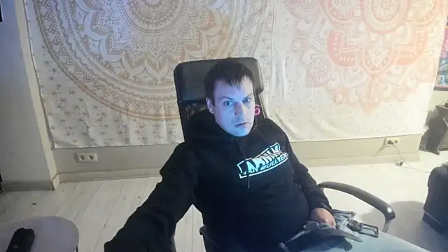 Snapshot of slankecrosdresser chatting on 09/27/25, 12:04 slankecrosdresser online show from 09/27/25, 12:04