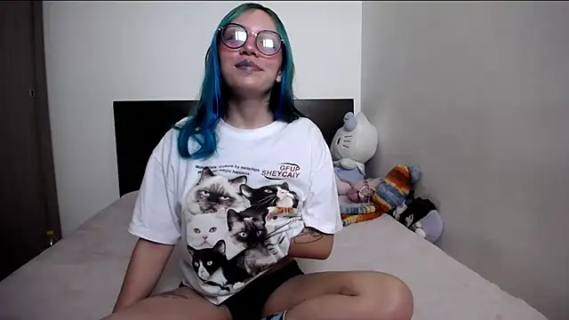 Snapshot of MARIANADIRTY chatting on 12/19/25, 04:14 MARIANADIRTY online show from 12/19/25, 04:14