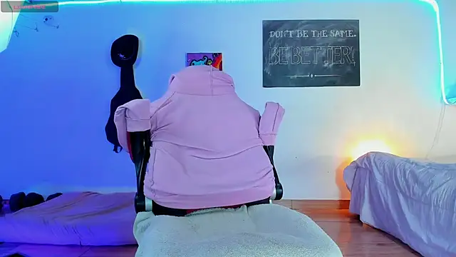 RyanCarter  online show from 12/07/24, 03:08