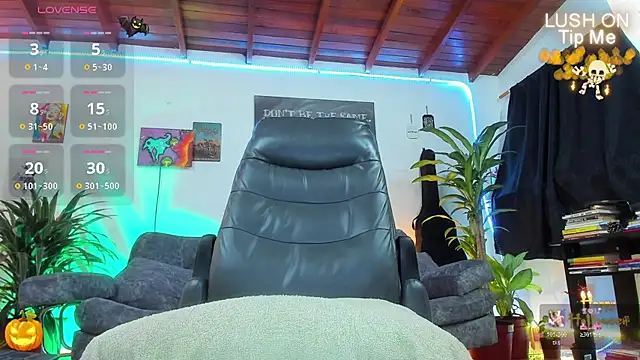 RyanCarter  online show from 10/31/25, 03:35