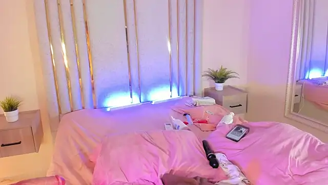 Snapshot of Saekohofman chatting on 03/06/25, 10:30 Saekohofman online show from 03/06/25, 10:30