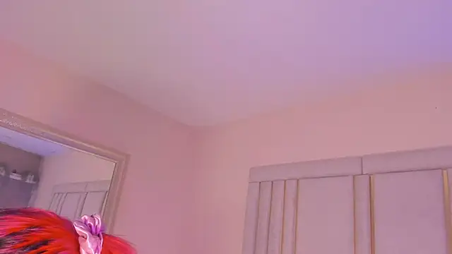 Snapshot of Saekohofman chatting on 12/05/25, 04:10 Saekohofman online show from 12/05/25, 04:10