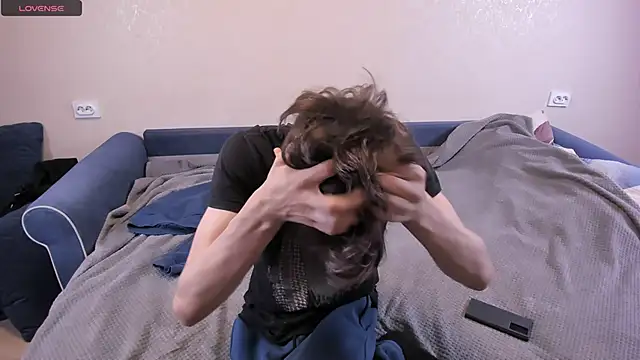 Snapshot of James_Mills chatting on 02/13/25, 07:42 James Mills online show from 02/13/25, 07:42