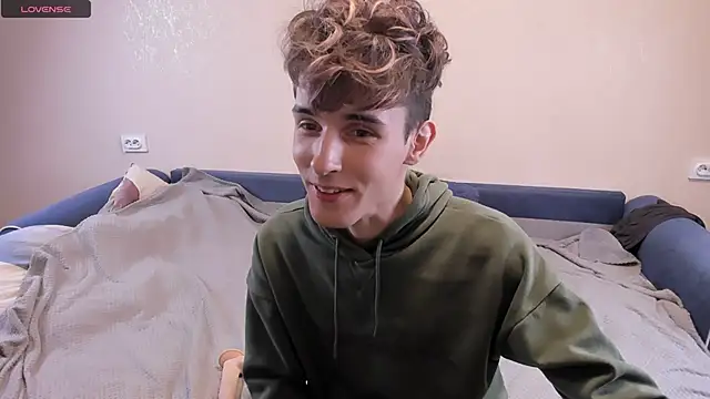 Snapshot of James_Mills chatting on 02/28/25, 09:33 James Mills online show from 02/28/25, 09:33