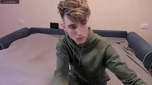 Snapshot of James_Mills chatting on 03/06/25, 07:10 James Mills online show from 03/06/25, 07:10