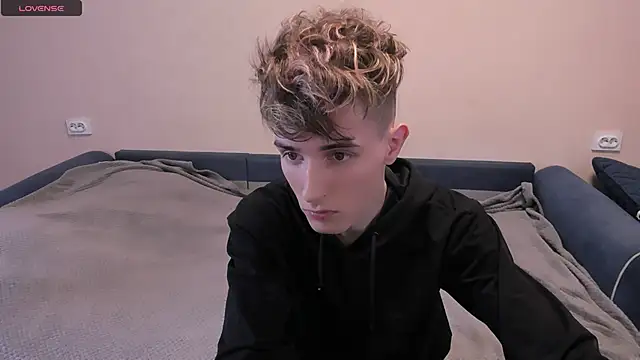 Snapshot of James_Mills chatting on 03/07/25, 07:05 James Mills online show from 03/07/25, 07:05