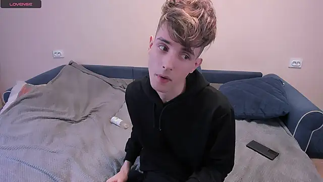 Snapshot of James_Mills chatting on 03/08/25, 09:40 James Mills online show from 03/08/25, 09:40