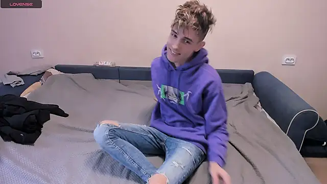 Snapshot of James_Mills chatting on 03/11/25, 06:19 James Mills online show from 03/11/25, 06:19