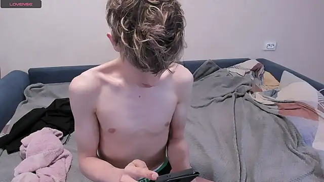 Snapshot of James_Mills chatting on 03/15/25, 09:49 James Mills online show from 03/15/25, 09:49