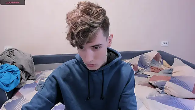 Snapshot of James_Mills chatting on 03/18/25, 06:15 James Mills online show from 03/18/25, 06:15