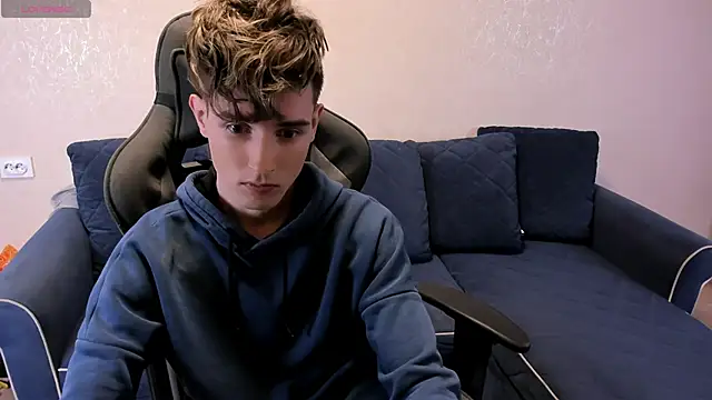 Snapshot of James_Mills chatting on 09/20/25, 07:48 James Mills online show from 09/20/25, 07:48