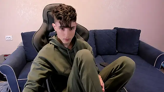 Snapshot of James_Mills chatting on 10/31/25, 06:20 James Mills online show from 10/31/25, 06:20