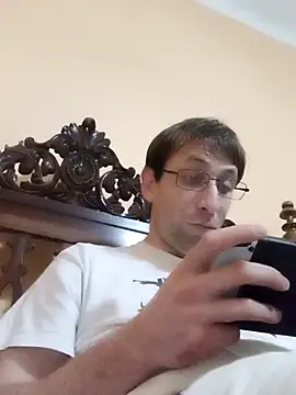 White rabbit  online show from 12/07/24, 09:55