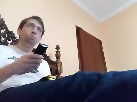 White rabbit  online show from 12/16/24, 03:22