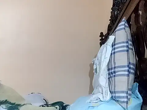 White rabbit  online show from 12/22/24, 11:41