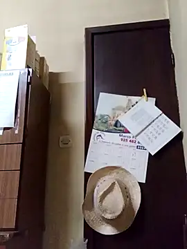 White rabbit  online show from 01/03/25, 09:47