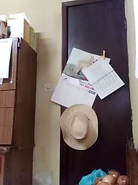 White rabbit  online show from 01/06/25, 10:13