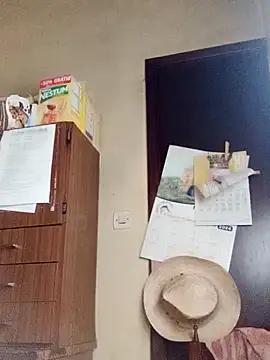 White rabbit  online show from 01/21/25, 02:37