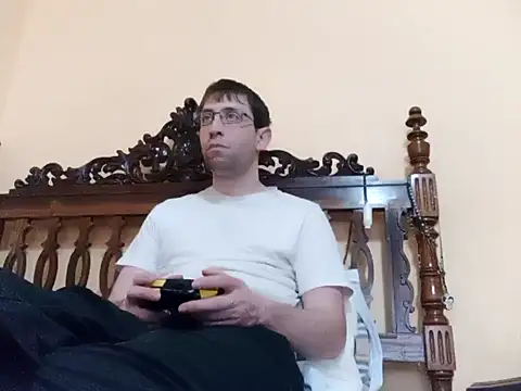 White rabbit  online show from 02/07/25, 02:58