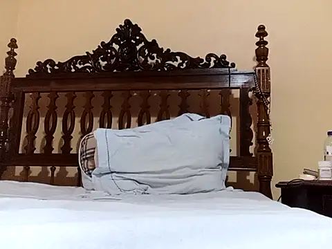 White rabbit  online show from 03/08/25, 08:35