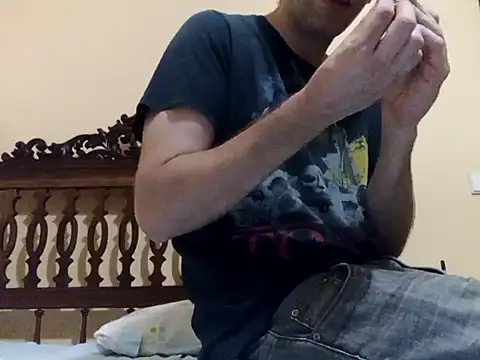 White rabbit  online show from 09/08/25, 08:52