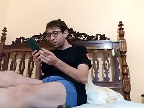 White rabbit  online show from 09/11/25, 03:23