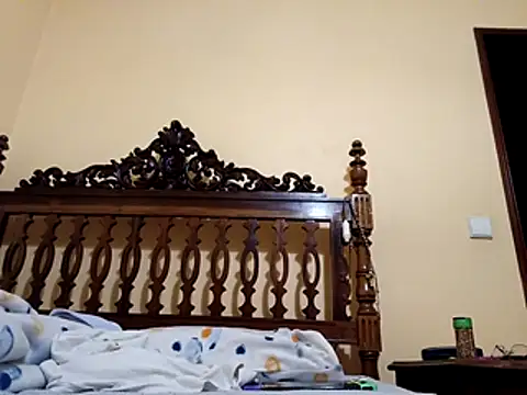 White rabbit  online show from 01/05/26, 05:49