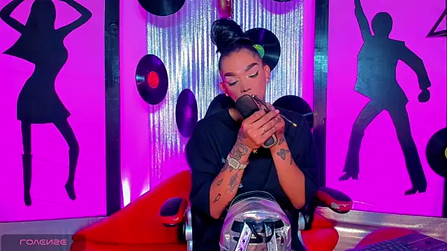 nickyminach  online show from 03/24/26, 06:18