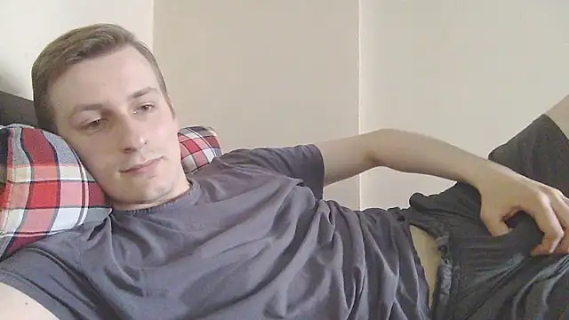 Snapshot of your_andy chatting on 06/08/26, 06:36 your andy online show from 06/08/26, 06:36