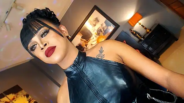 Snapshot of MarryQueen22 chatting on 11/13/25, 12:42 MarryQueen22 online show from 11/13/25, 12:42