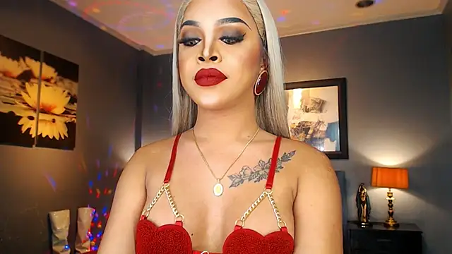 Snapshot of MarryQueen22 chatting on 11/29/25, 01:52 MarryQueen22 online show from 11/29/25, 01:52