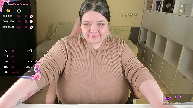 Snapshot of PlumPie chatting on 11/25/25, 05:35 PlumPie online show from 11/25/25, 05:35