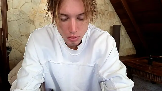 Snapshot of Cryptikov chatting on 04/18/26, 11:16 Cryptikov online show from 04/18/26, 11:16