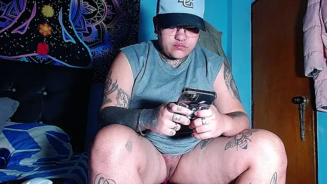 Snapshot of Techno_420_ chatting on 02/11/26, 12:43 Techno 420 online show from 02/11/26, 12:43