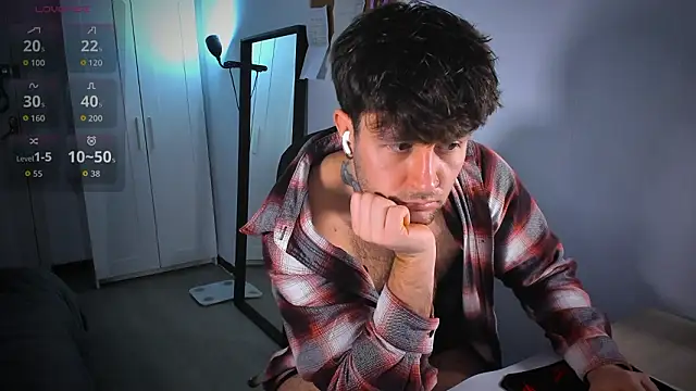 Snapshot of HonestAndrew chatting on 02/01/26, 08:57 HonestAndrew online show from 02/01/26, 08:57