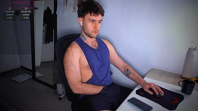 Snapshot of HonestAndrew chatting on 02/09/26, 12:53 HonestAndrew online show from 02/09/26, 12:53