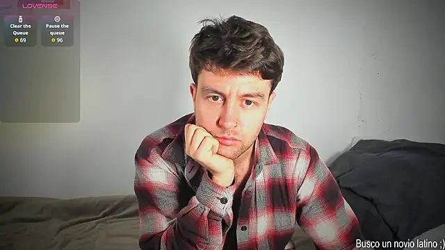 Snapshot of HonestAndrew chatting on 02/23/26, 06:44 HonestAndrew online show from 02/23/26, 06:44