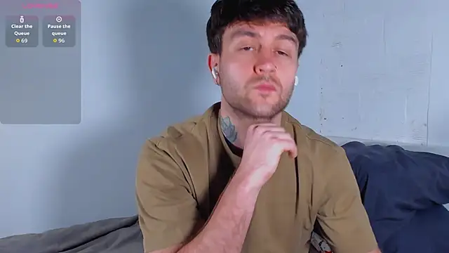 Snapshot of HonestAndrew chatting on 03/06/26, 06:54 HonestAndrew online show from 03/06/26, 06:54