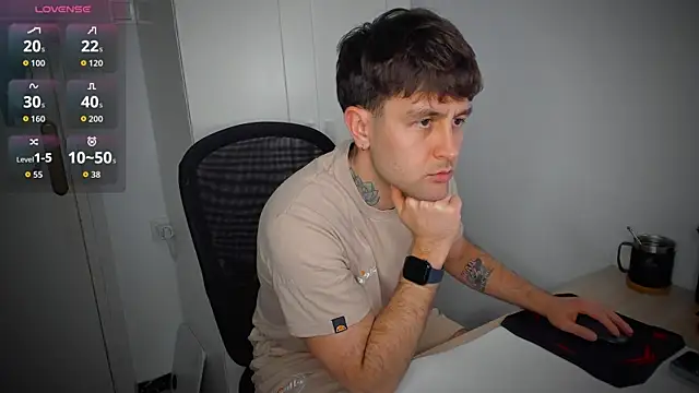 Snapshot of HonestAndrew chatting on 03/30/26, 05:03 HonestAndrew online show from 03/30/26, 05:03