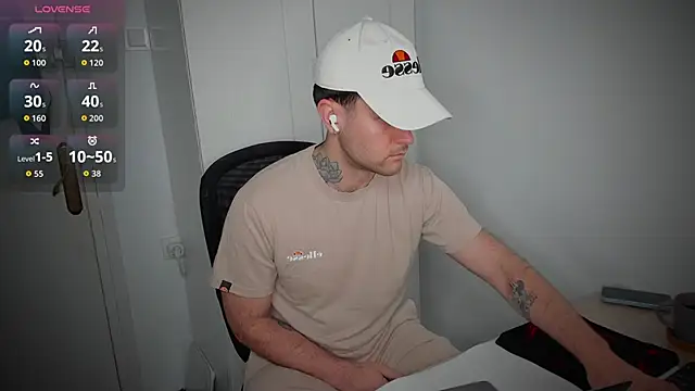 Snapshot of HonestAndrew chatting on 04/02/26, 03:59 HonestAndrew online show from 04/02/26, 03:59