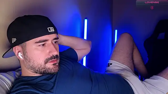 Snapshot of DominantTheo chatting on 03/16/26, 03:34 DominantTheo online show from 03/16/26, 03:34