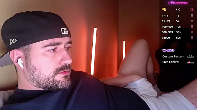 Snapshot of DominantTheo chatting on 05/26/26, 03:24 DominantTheo online show from 05/26/26, 03:24