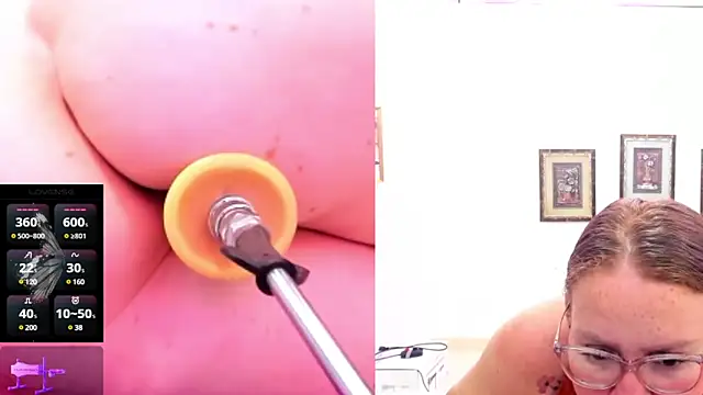 Snapshot of Paulina_Davis_ chatting on 02/28/25, 09:58 Paulina Davis online show from 02/28/25, 09:58