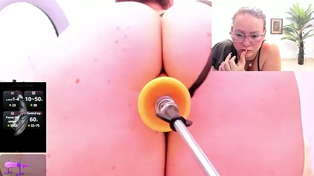 Snapshot of Paulina_Davis_ chatting on 03/19/25, 05:19 Paulina Davis online show from 03/19/25, 05:19