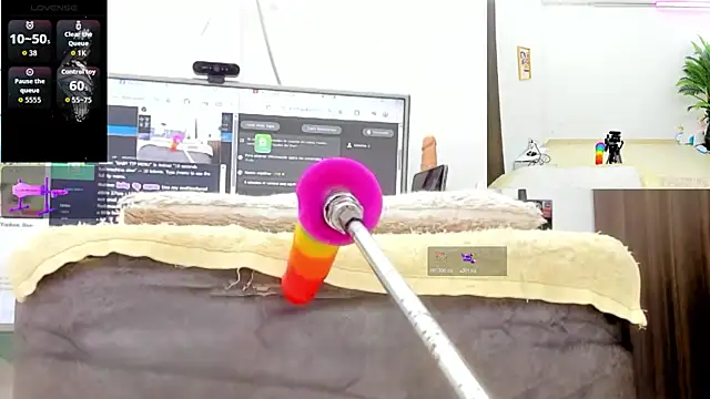 Paulina Davis  online show from 04/09/26, 12:21