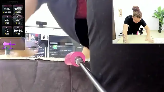 Paulina Davis  online show from 05/06/26, 01:03