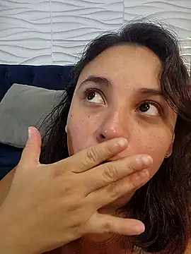 Snapshot of LizzRouse chatting on 03/15/26, 01:17 LizzRouse online show from 03/15/26, 01:17